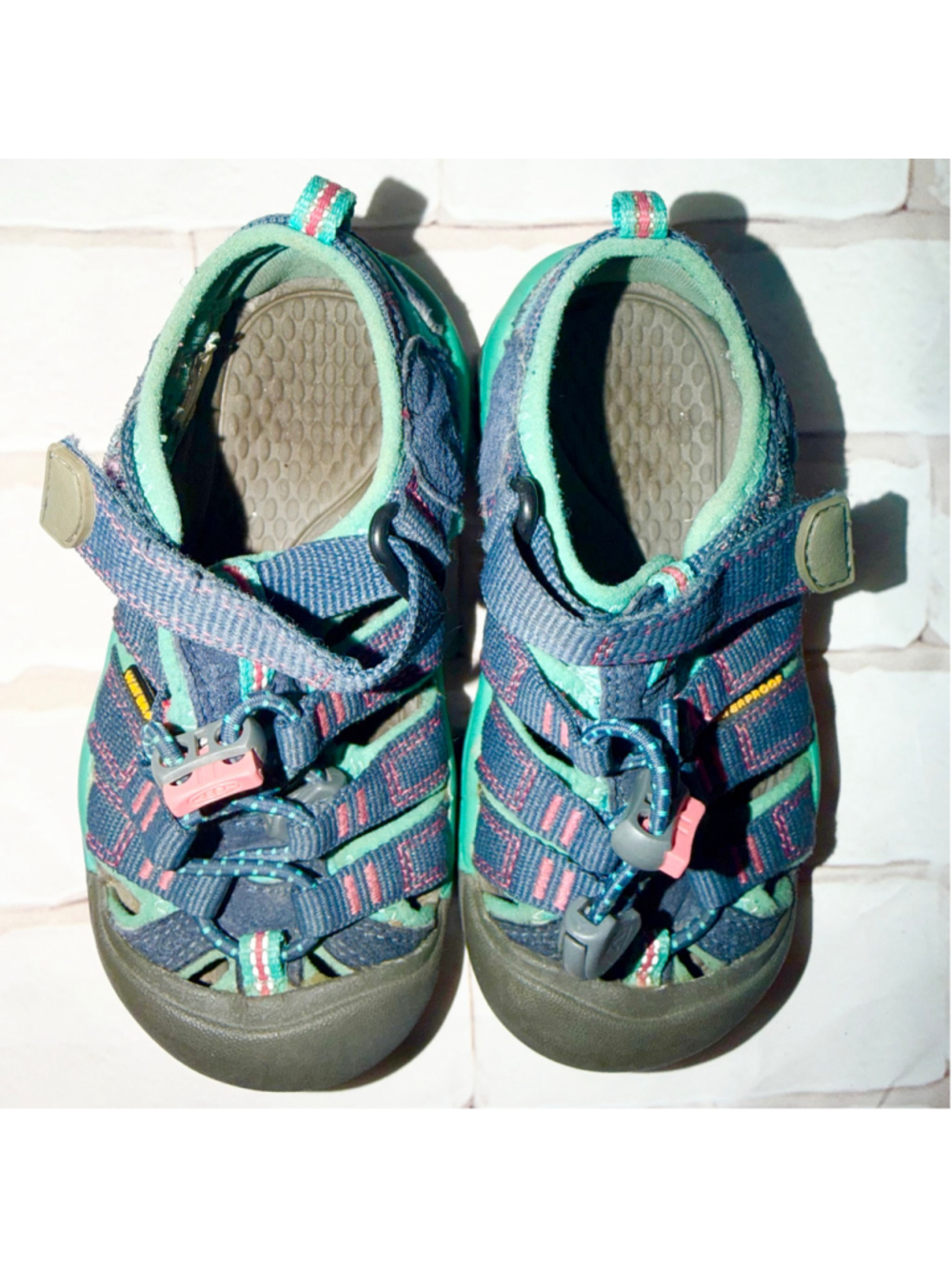 EUC Little Kids Size 10 Keen Waterproof Hiking Newport H2 Sandals Dk Blue/Green